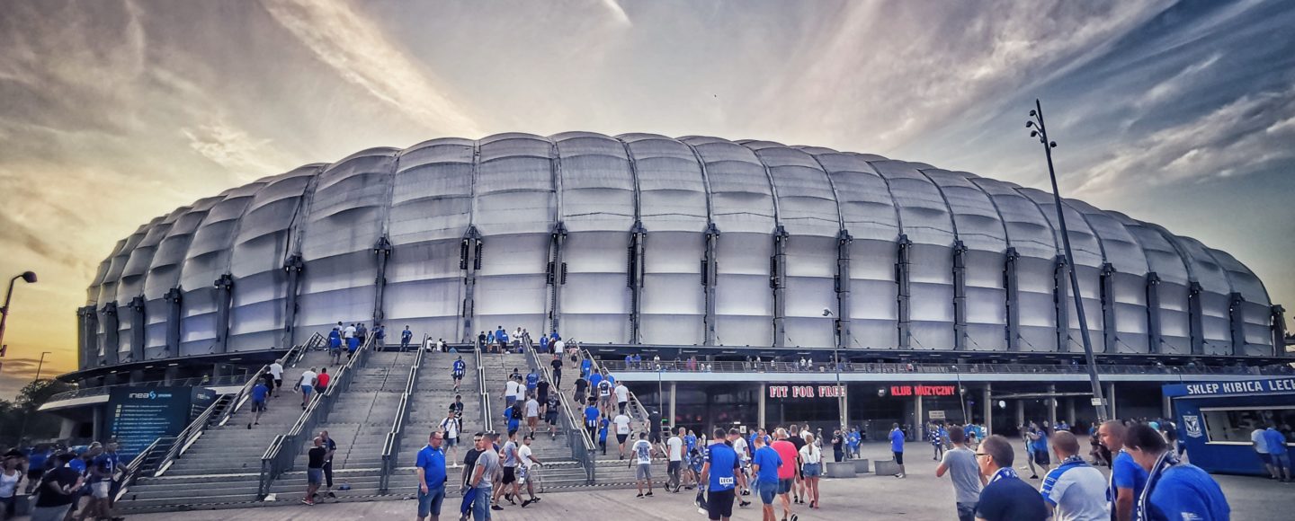 Stadion von Lech Posen bei Dämmerung