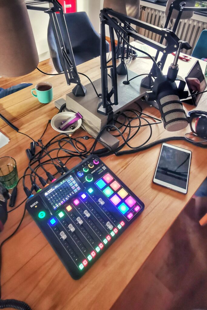 Podcast Equipment Mikrofon Boom-Arm Mixer