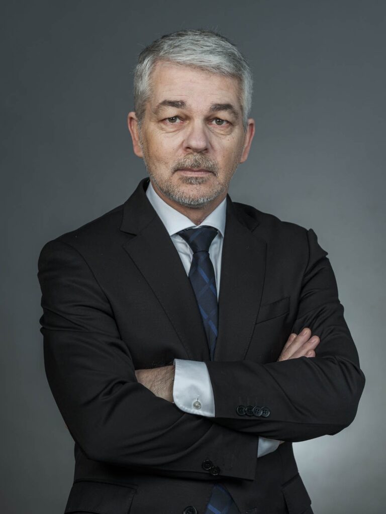 Carlo Masala, Experte für Militär und Kriege. Professor für Politikwissenschaft an der BW-Uni München. Porträt.
